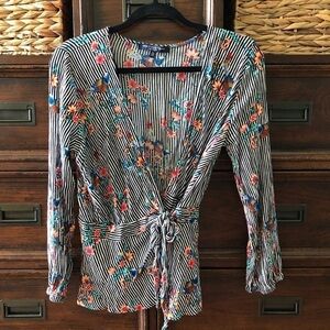 One Clothing spring bird mixed print wrap blouse in size L